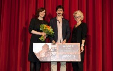 Audience Award Winner Hueseyin Aydin Guersoy mit Sabine HacklVienna International Hotels & Resorts (Preisstifter) und Magdalena ZelaskoLET\'S CEE Credit Alex Halada