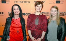 Christina Thiele Manager Marketing & Communication und Melanie Klausriegler GLS Austria mit der LET'S CEE Direktorin Magdalena Zelasko Credit Foto Opinion Leaders Network GmbHG. Langegger